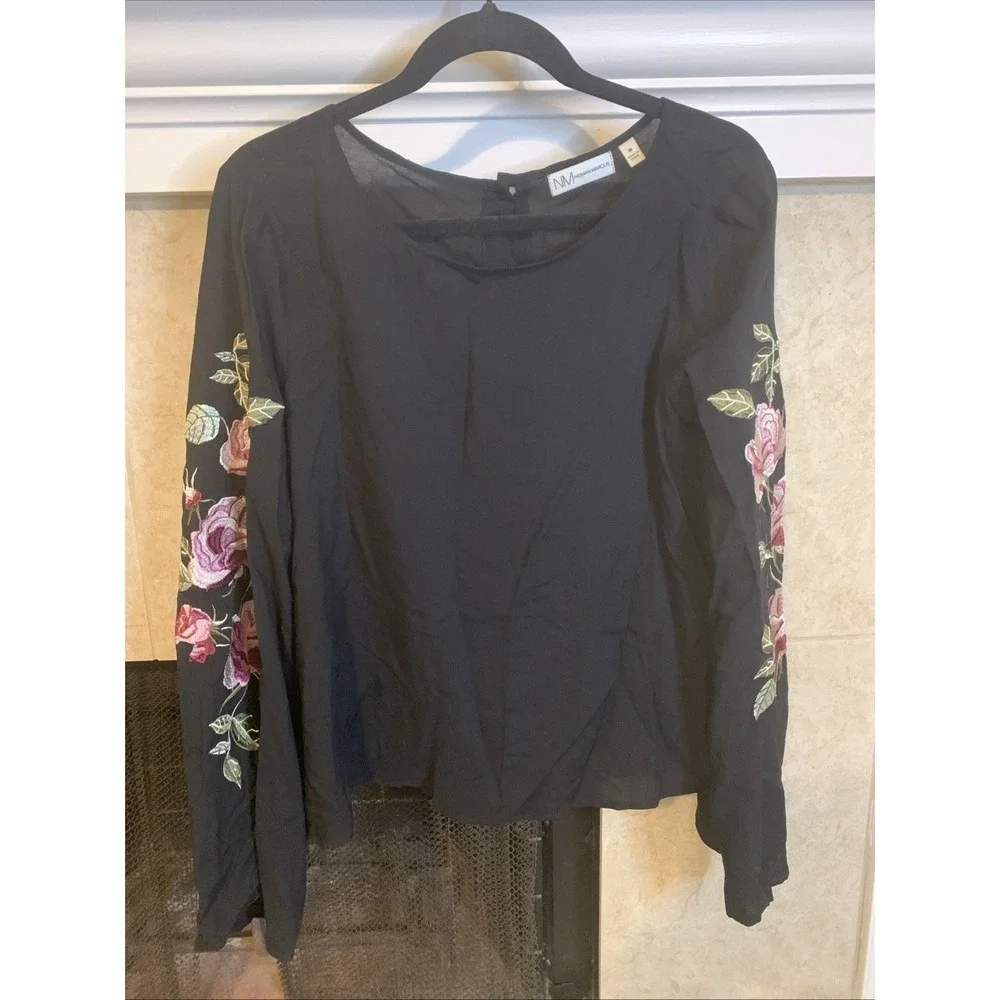 Neiman Marcus Women's Black Floral Roses Long Sleeve Blouse Size M